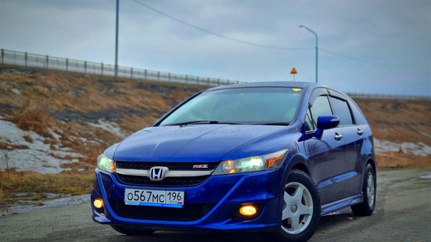 Хонда стрим 2013