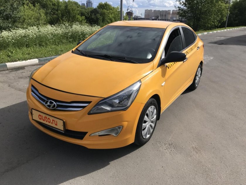 Хендай Солярис желтый