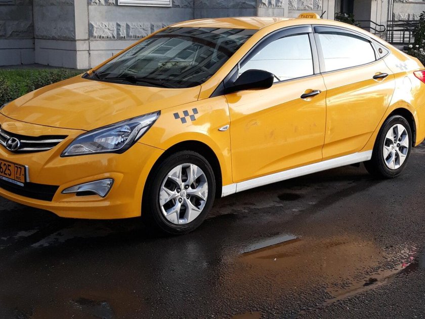 Хендай Солярис желтый