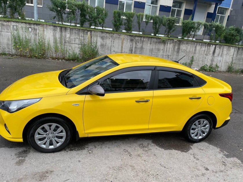 Хендай солярис желтый