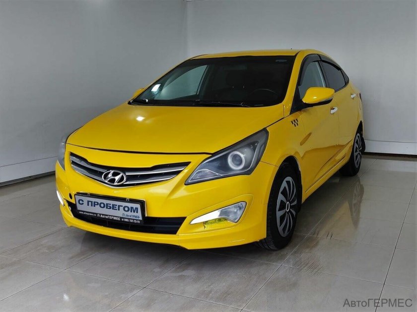 Hyundai Solaris желтый