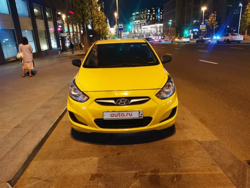 Хендай Солярис желтый
