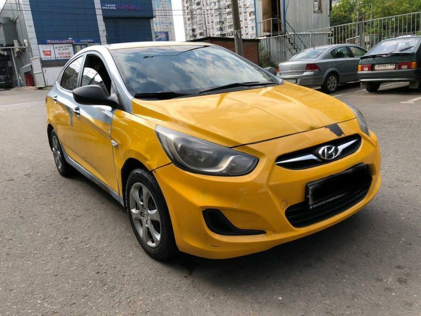 Хендай Солярис желтый