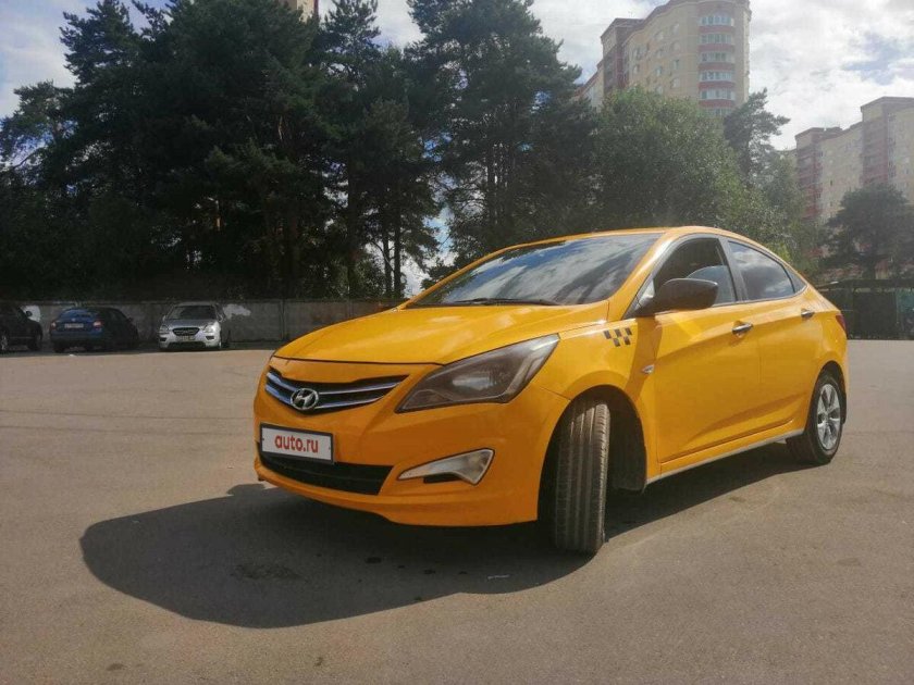 Hyundai Solaris желтый