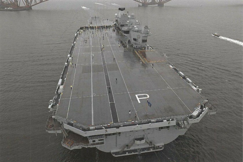 Авианосец HMS Prince of Wales