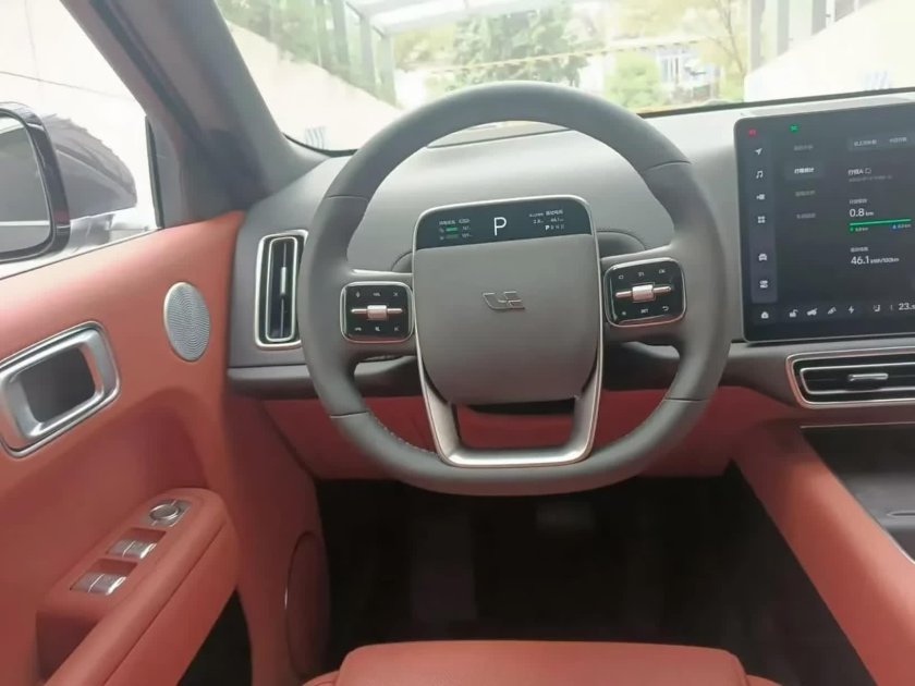 Китайская машина Lixiang l9