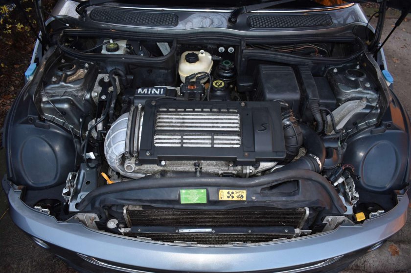 Мини Купер двигатель