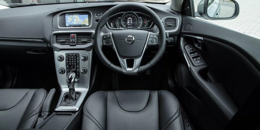 Volvo v40 салон