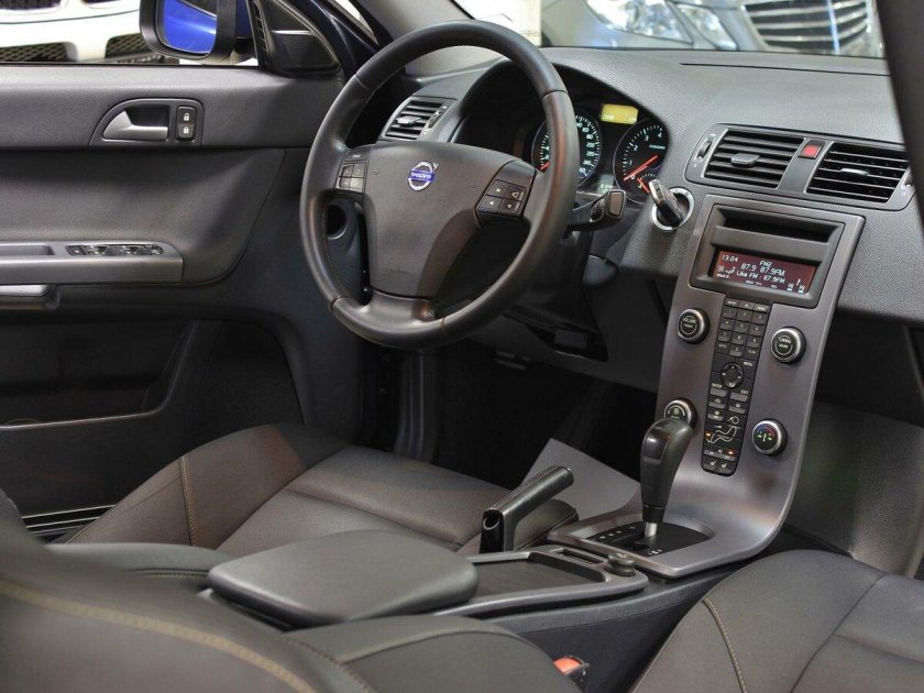 Вольво s40 2008 салон