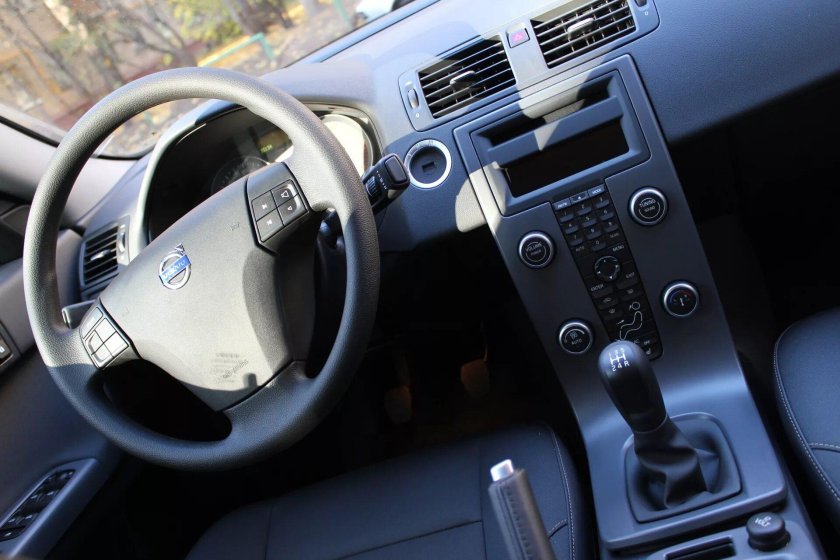 Volvo s40 II салон