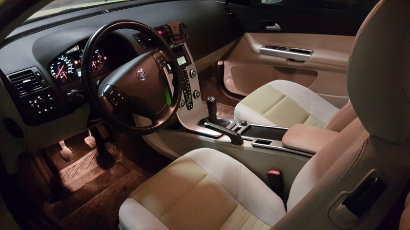 Volvo s40 II салон