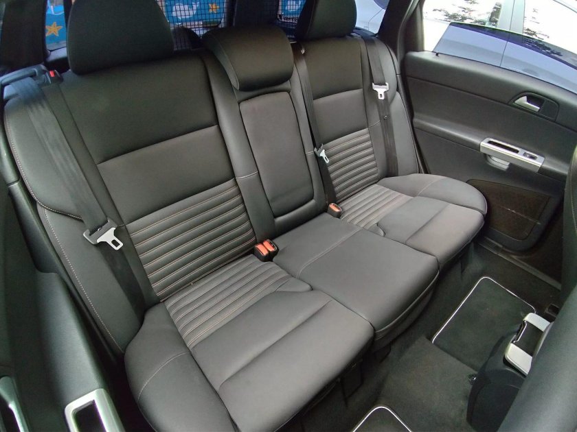 Вольво с30 салон сзади