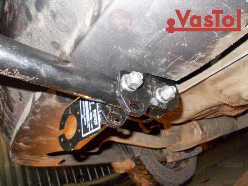 Фаркоп на Шевроле Авео т250 седан