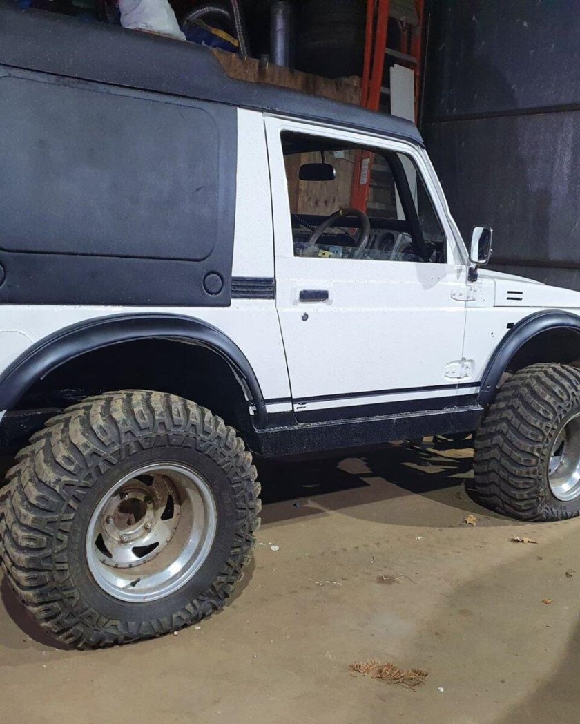 Внедорожник Судзуки Самурай