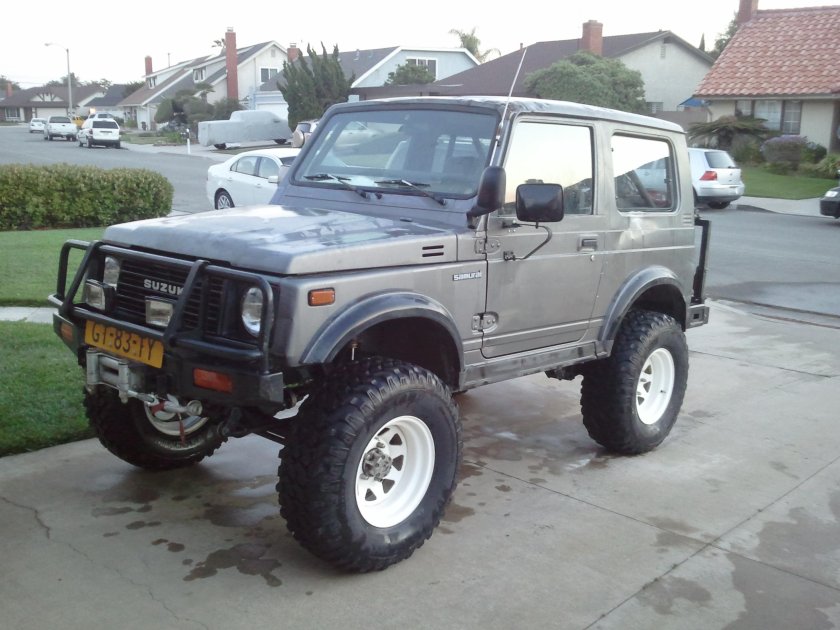 Suzuki Samurai 1977