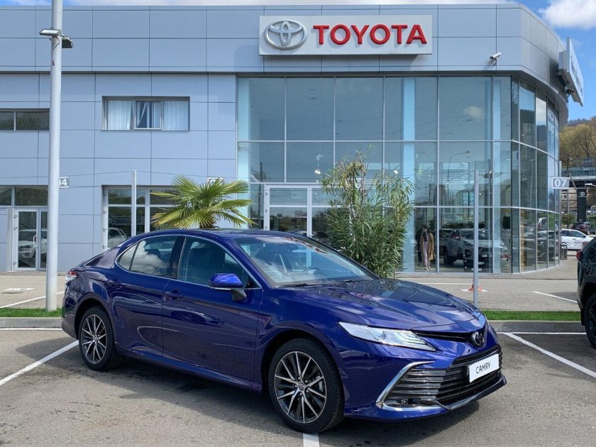 Тойота Камри 70 2021