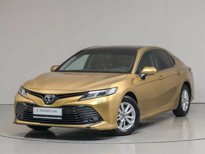 Toyota Camry Золотая