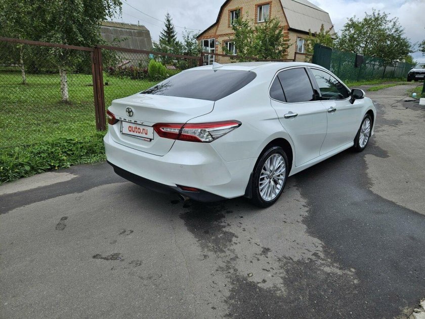 Камри 70 белая