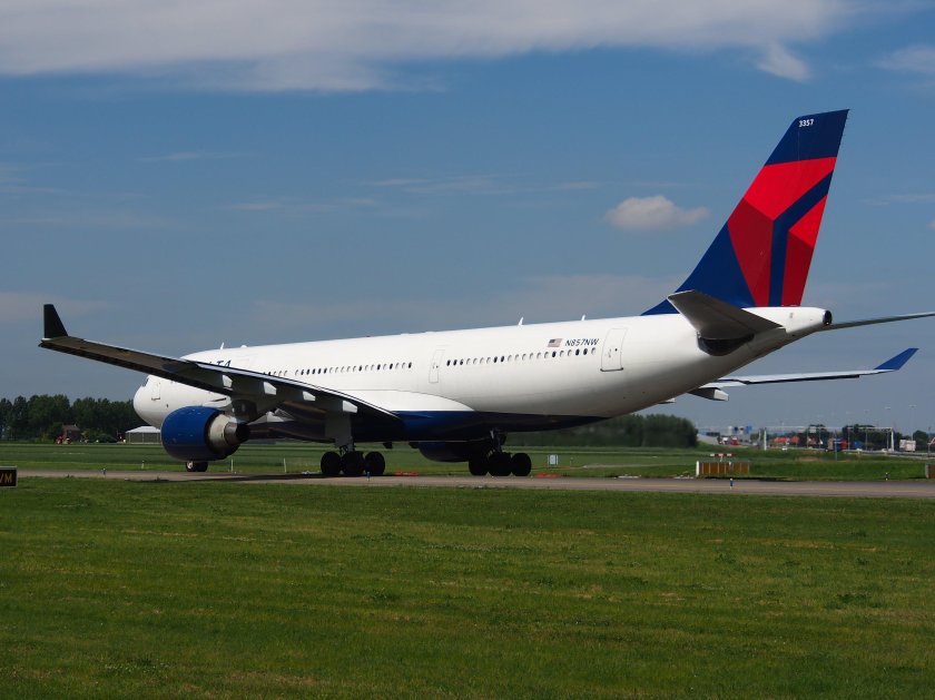 Airbus a330-200 delta air lines