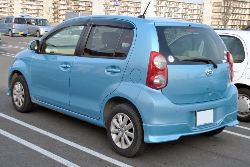 Тойота Дайхатсу Бун