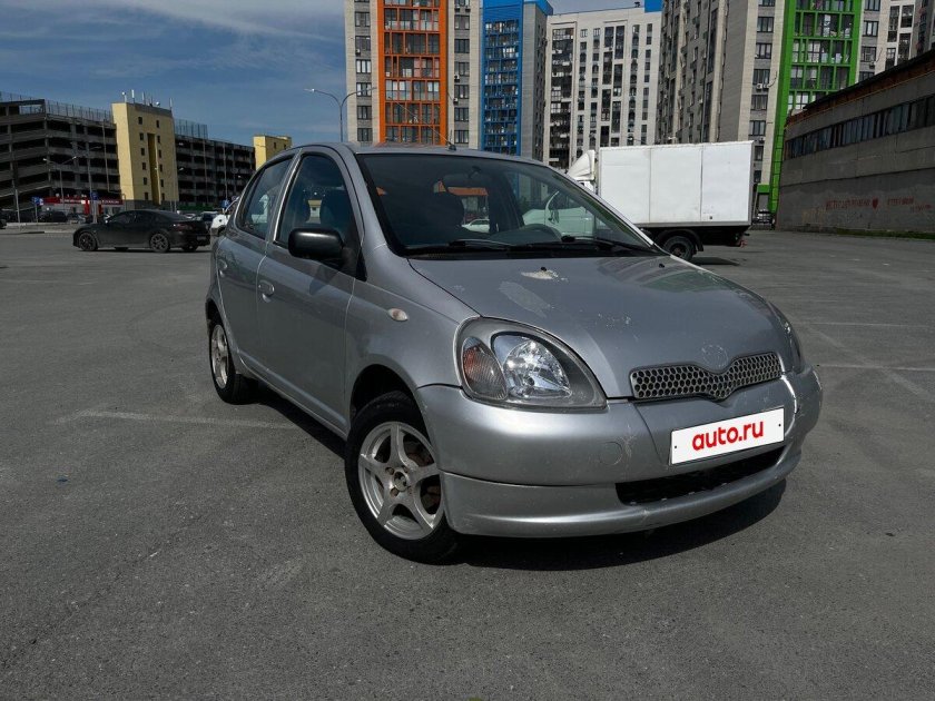 Тойота ярис 2002