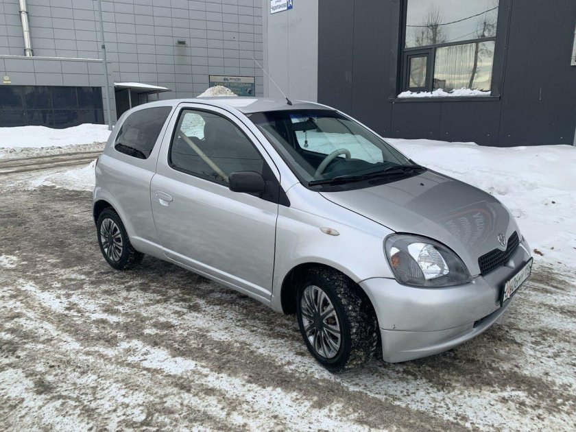 Toyota yaris 2001