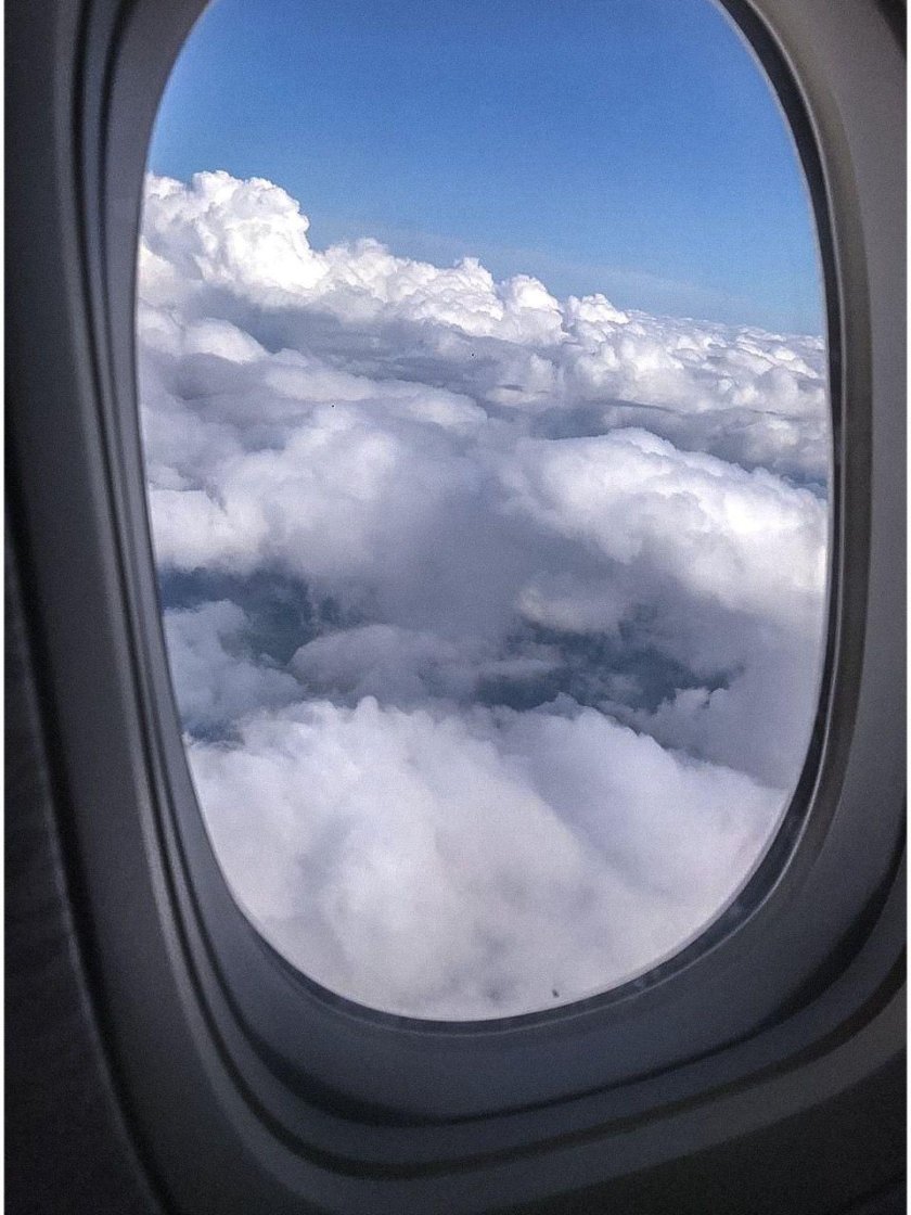 Иллюминатор самолета