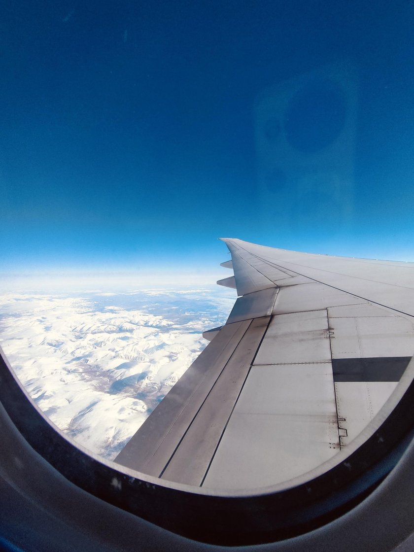 Вид с иллюминатора самолета