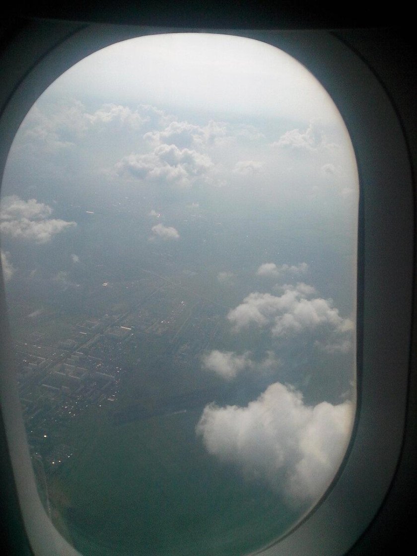 Иллюминатор самолета сомон Эйр