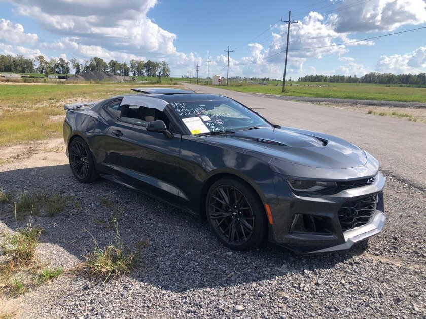 Шевроле Камаро zl1 2021