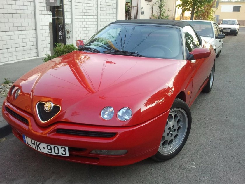 Alfa Romeo GTV 916
