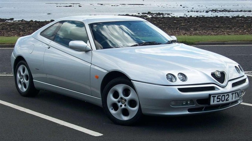 Alfa Romeo GTV 916