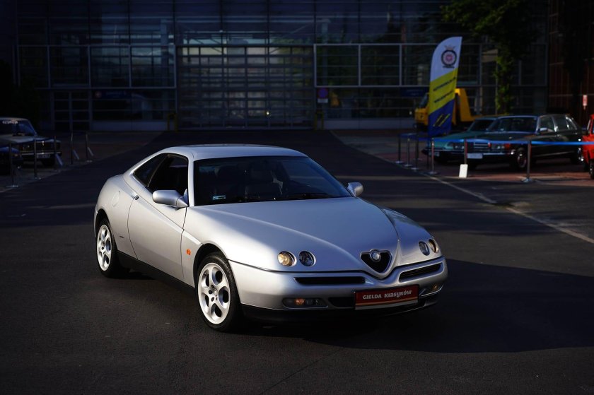 Альфа Ромео ГТВ 1999