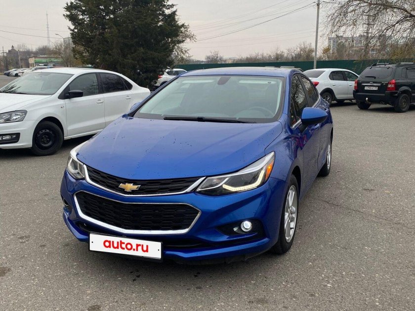 Синий шевроле круз