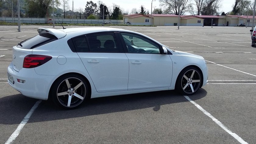 Chevrolet Cruze хэтчбек диски