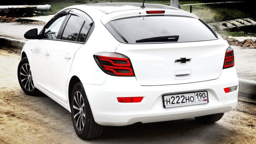 Задние фонари Chevrolet Cruze хэтчбек