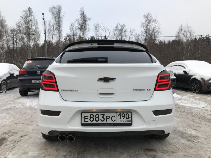 Задние фары Cruze Hatchback
