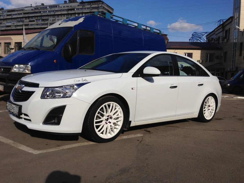 Chevrolet Cruze r18