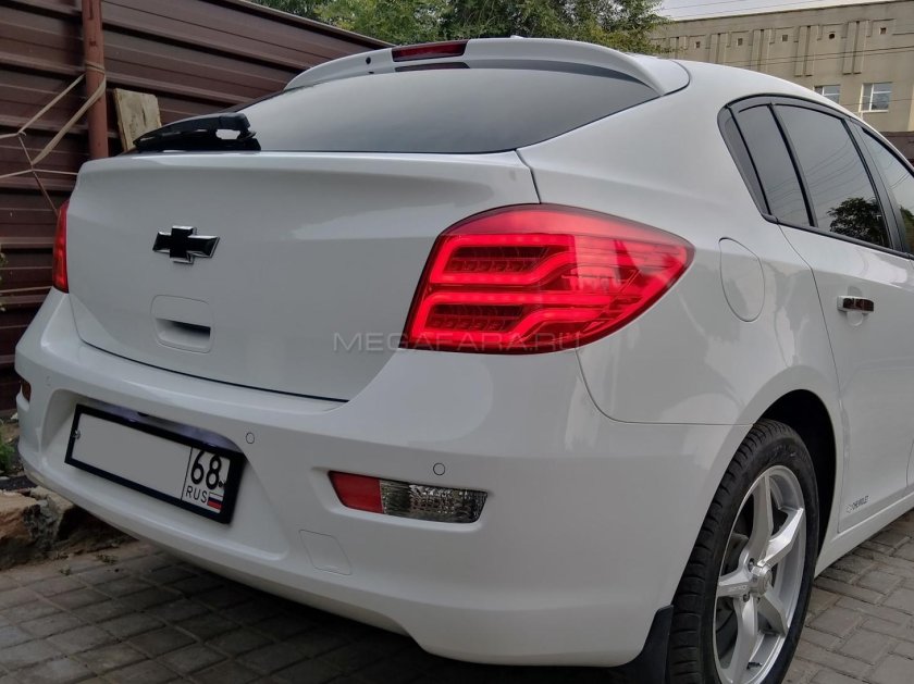 Фонари хэтчбек Шевроле Круз