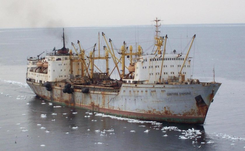 Плавбаза Алексей Хлобыстов