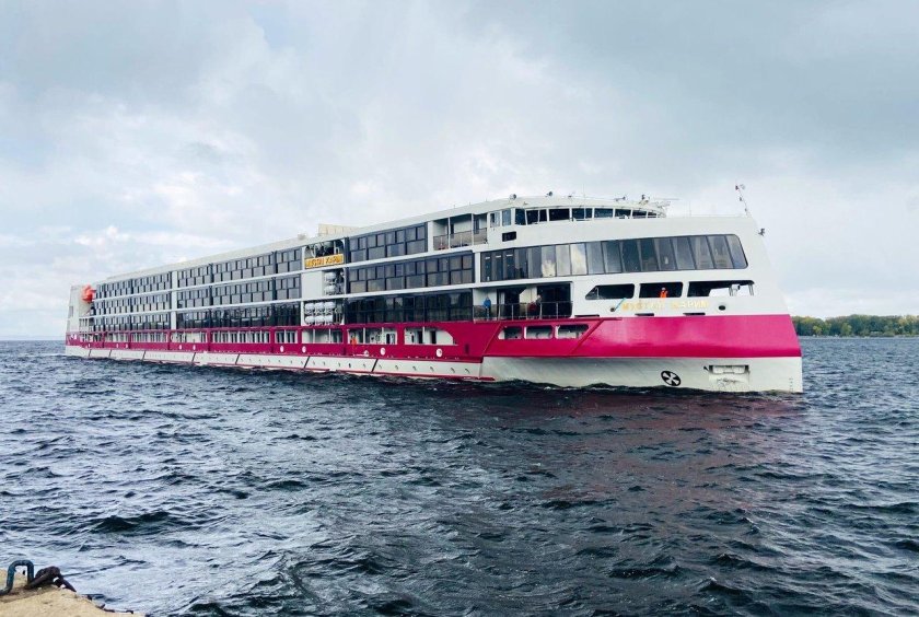 Мустай Карим теплоход