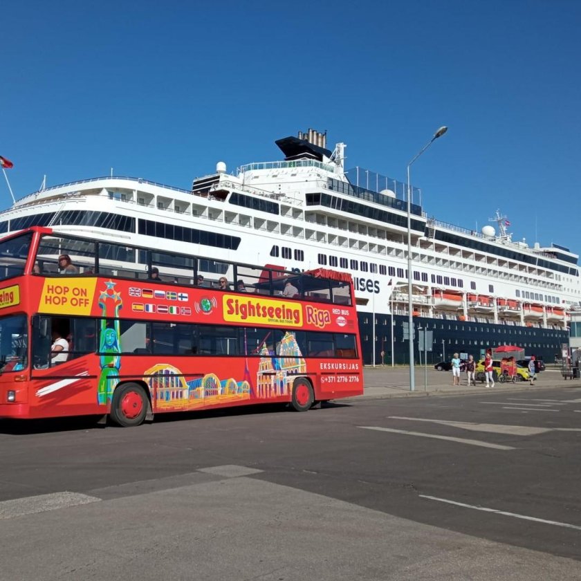 Двухэтажный автобус в Москве