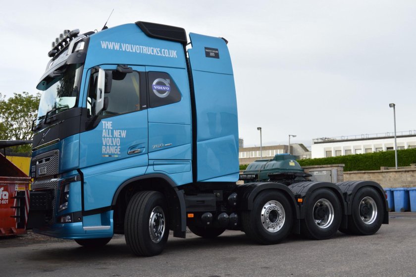 Volvo FH 750 8x4