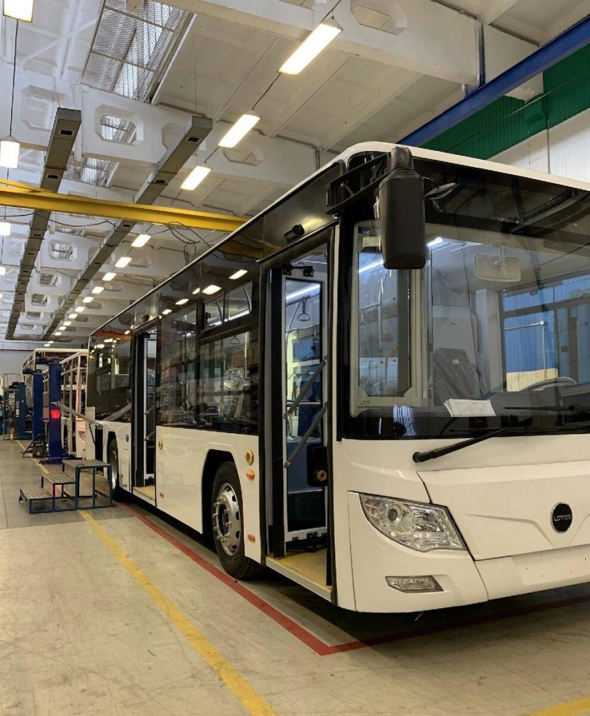 Автобус Лотос 105