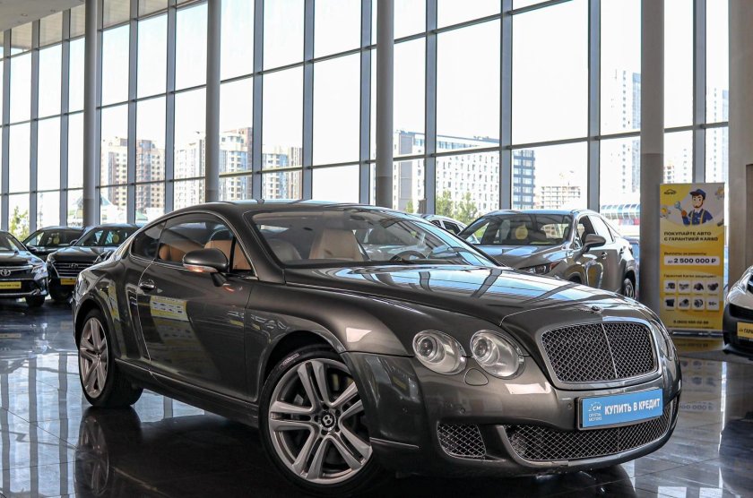 Машина bentley continental gt