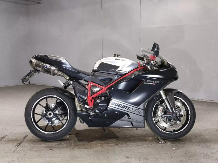 Ducati 848 evo