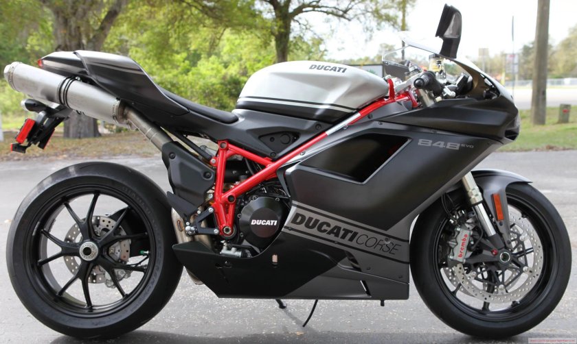 Ducati 848 EVO