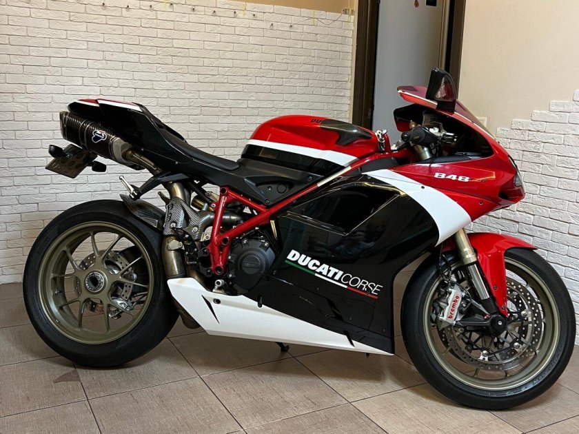 Ducati corse мотоциклы