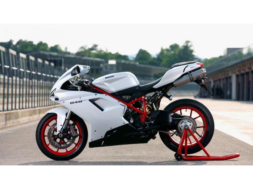 Ducati 848