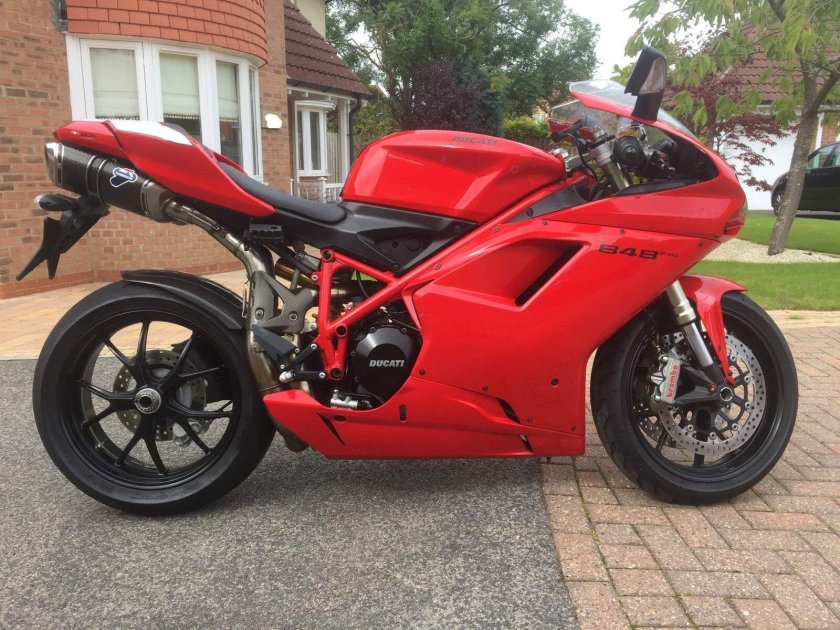 Ducati 848 EVO